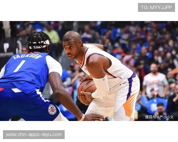 保罗精准分球助攻艾顿空接扣篮，掀起球场激情风暴